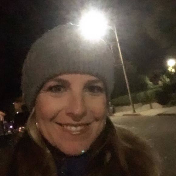 Meet your Posher, Stefany - Picture 1 of 1